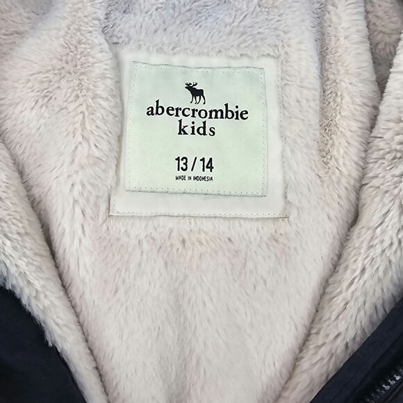 Abercrombie Kids size 13/14 Long Line Navy Blue Cream Faux Fur Coat 2 Pockets - Picture 6 of 9
